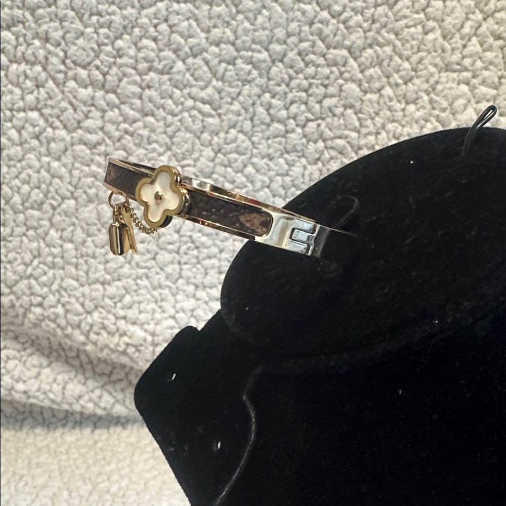 New Fashion Inspired Jewelry (GOLD BANGLE) 
#74 - Picture 3 of 5